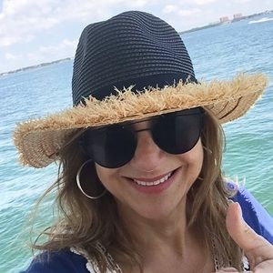 Meet your Posher, Madelin